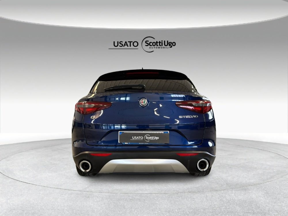 Alfa Romeo Stelvio usata a Siena (4)