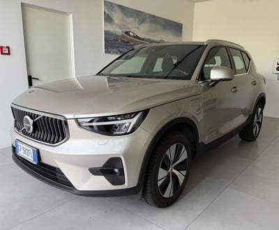 Volvo XC40 T5 Recharge Plug-in Hybrid automatico Core del 2023 usata a Parma