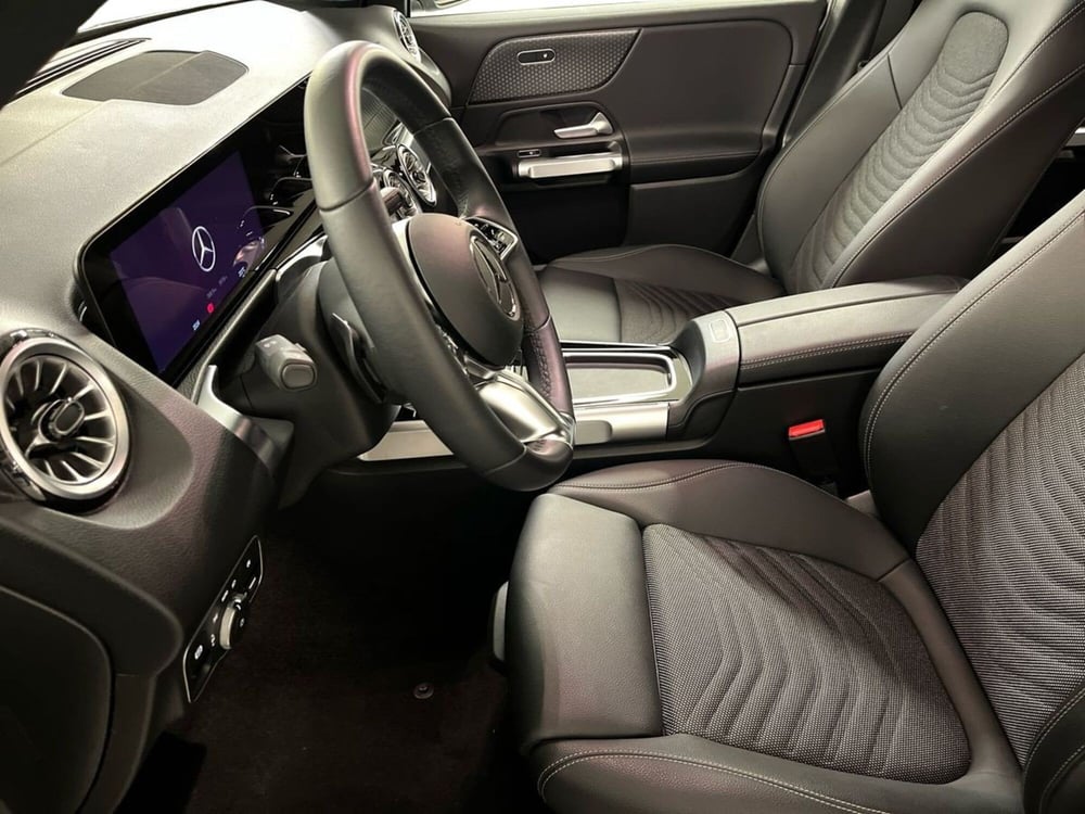Mercedes-Benz EQB usata a Milano (10)