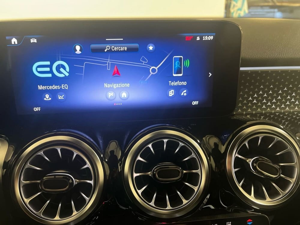 Mercedes-Benz EQB usata a Milano (12)
