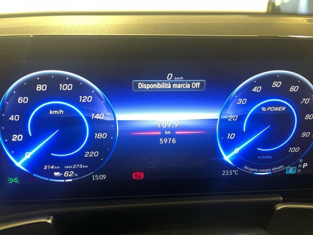 Mercedes-Benz EQB usata a Milano (13)