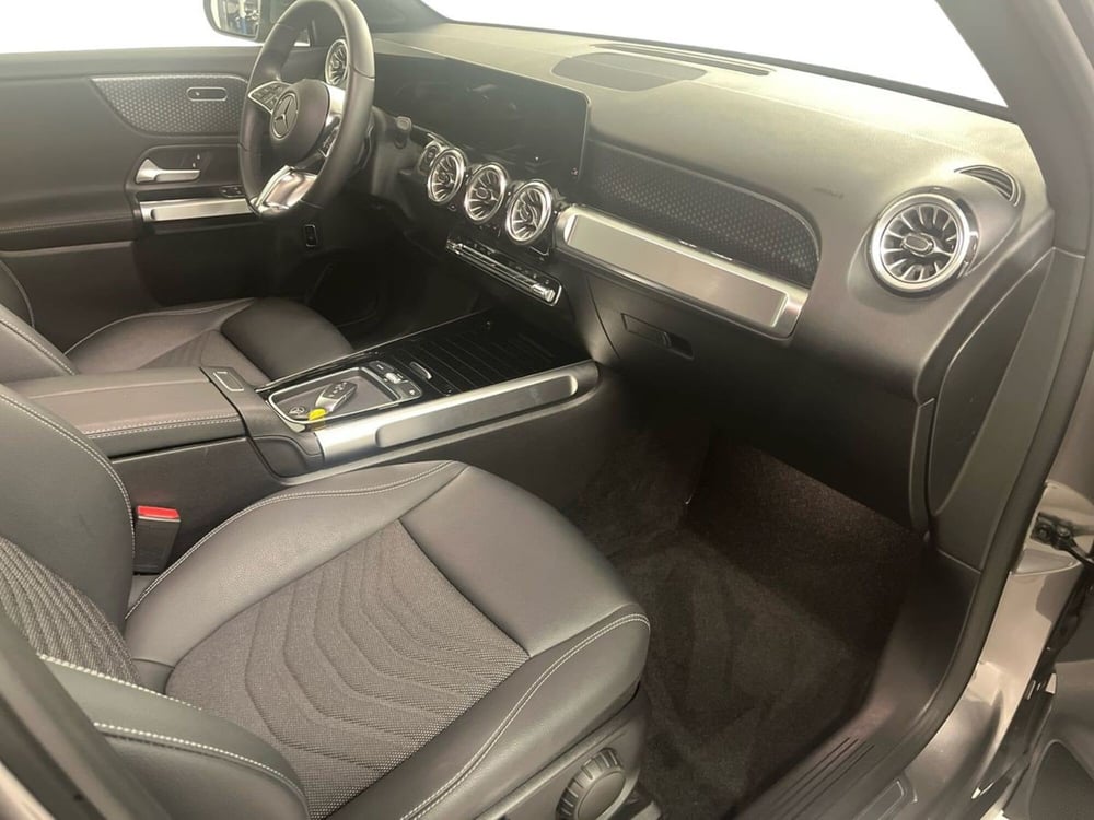 Mercedes-Benz EQB usata a Milano (15)