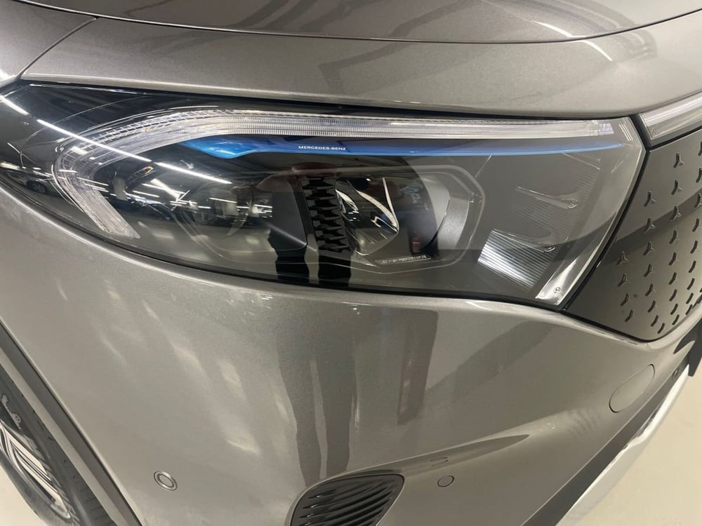 Mercedes-Benz EQB usata a Milano (7)