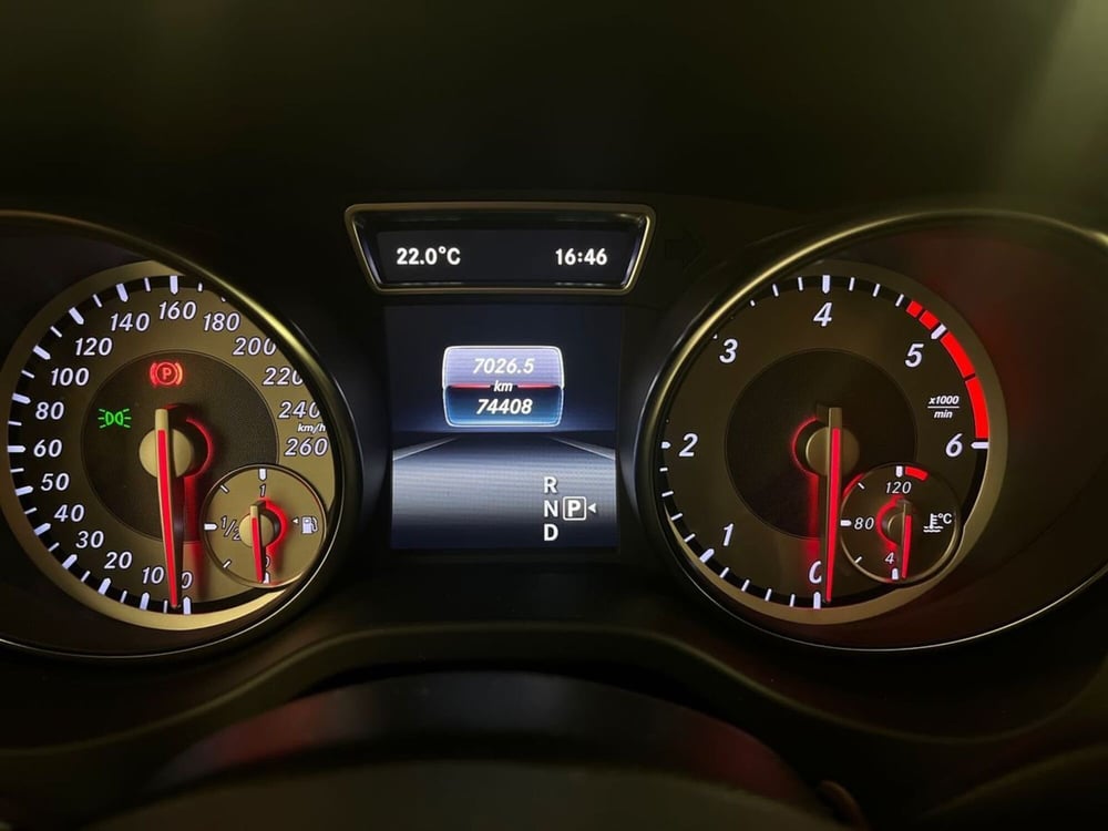 Mercedes-Benz GLA SUV usata a Milano (13)