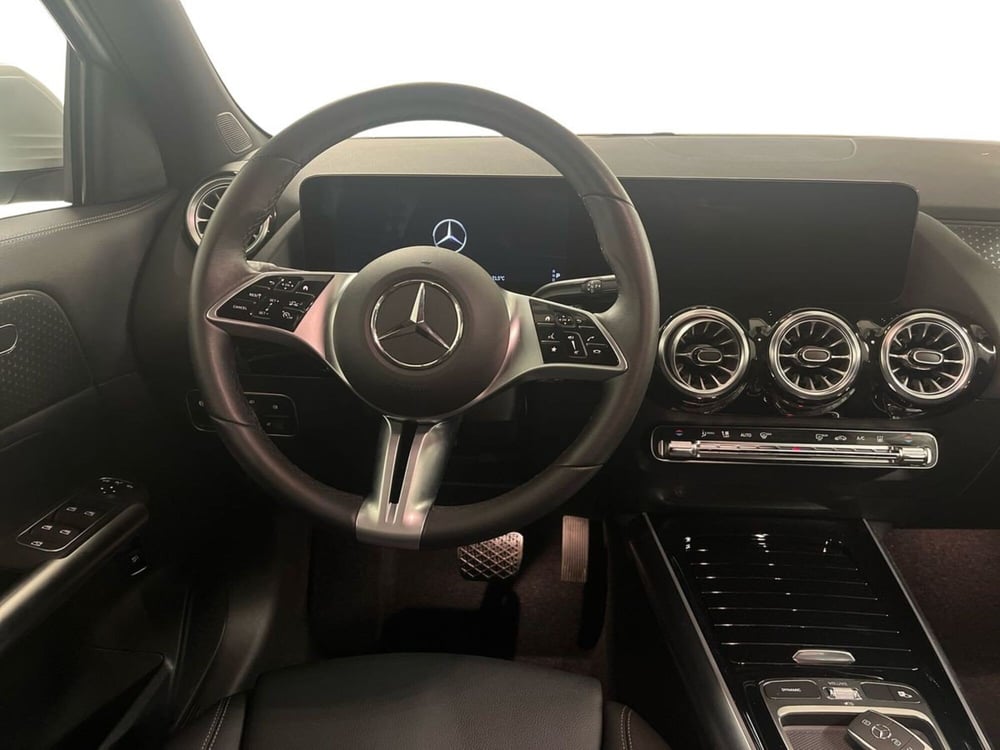 Mercedes-Benz EQA usata a Milano (11)