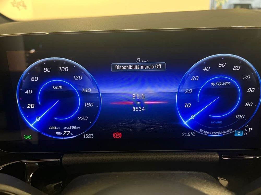 Mercedes-Benz EQA usata a Milano (13)