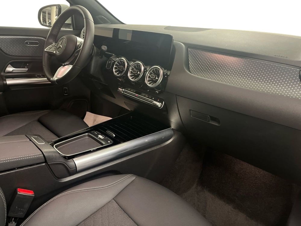 Mercedes-Benz EQA usata a Milano (15)