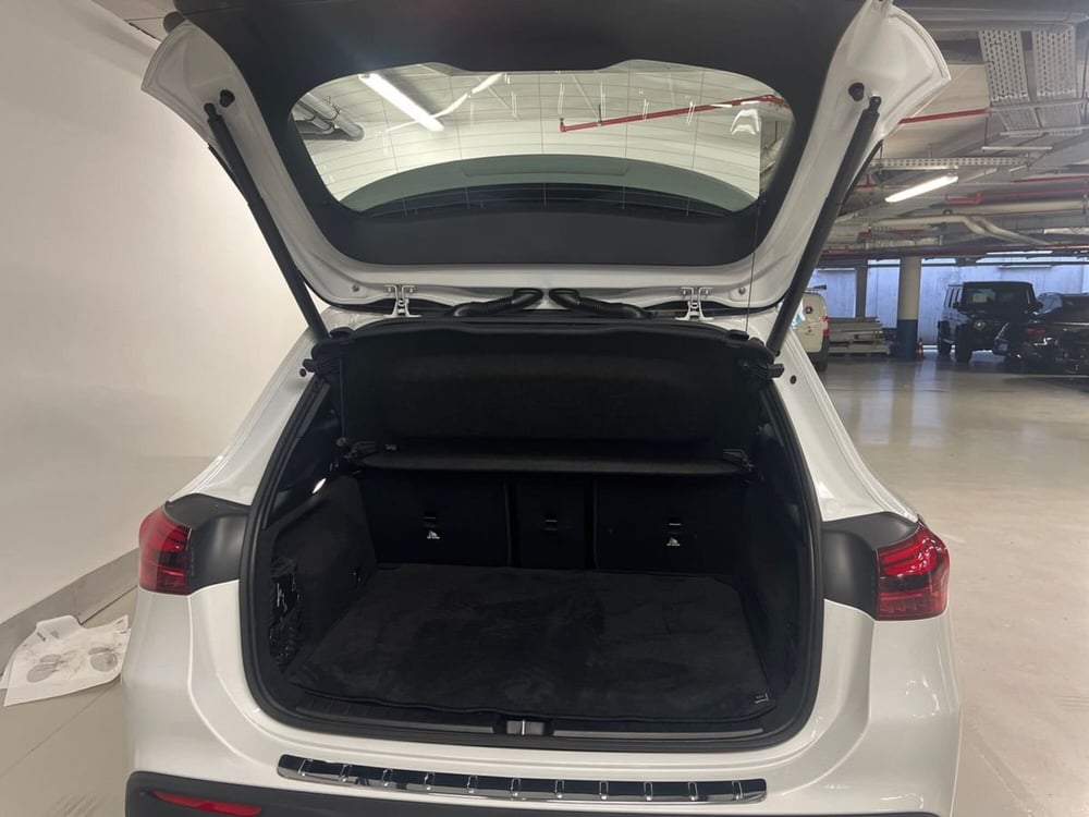 Mercedes-Benz EQA usata a Milano (8)