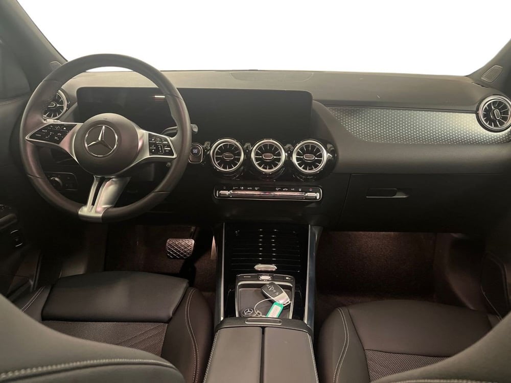 Mercedes-Benz EQA usata a Milano (9)