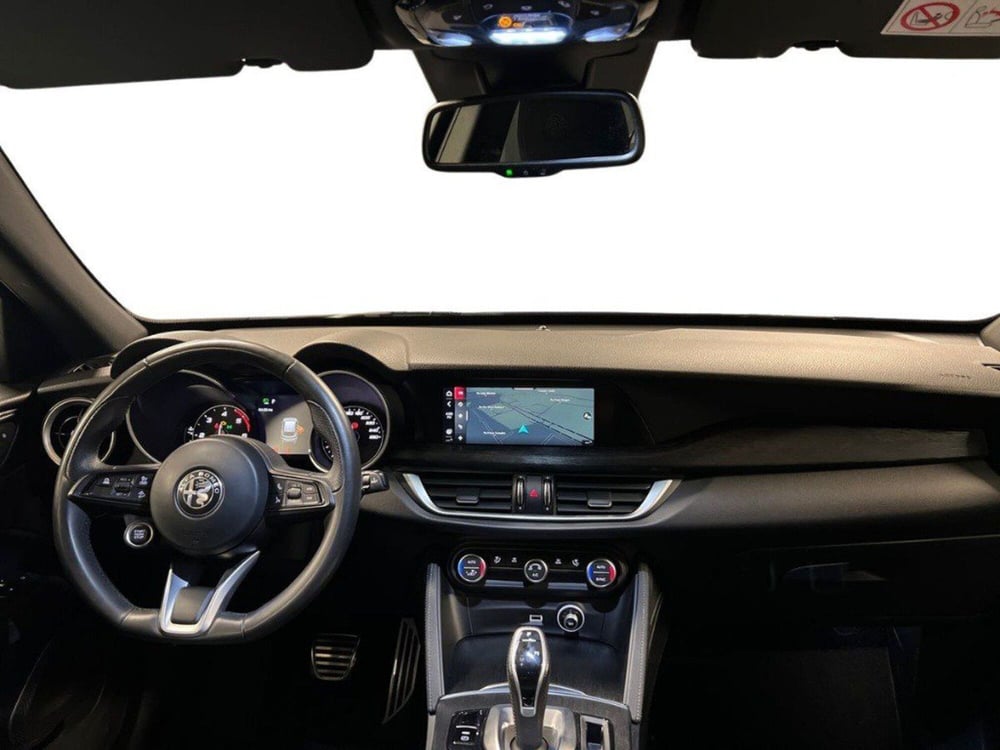 Alfa Romeo Stelvio usata a Macerata (10)