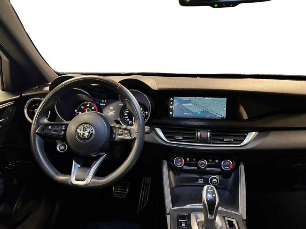 Alfa Romeo Stelvio usata a Macerata (11)