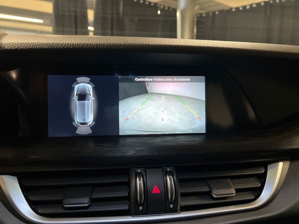 Alfa Romeo Stelvio usata a Macerata (17)