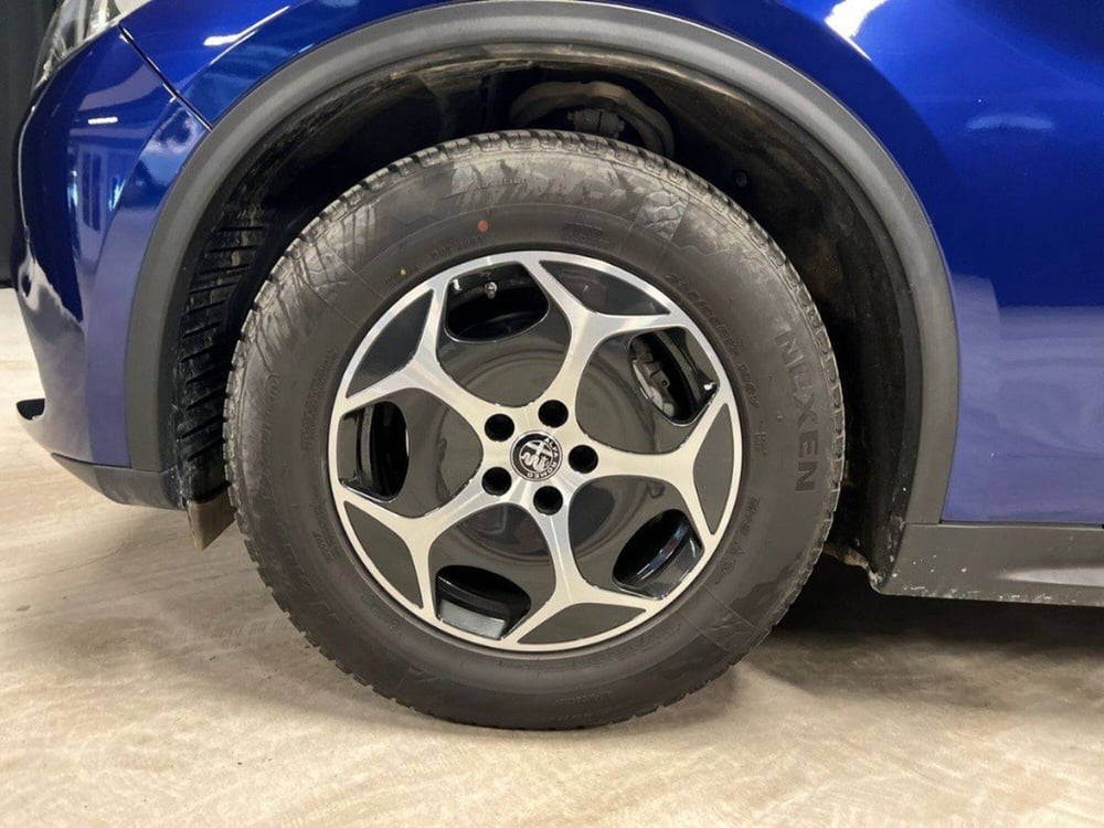 Alfa Romeo Stelvio usata a Macerata (8)