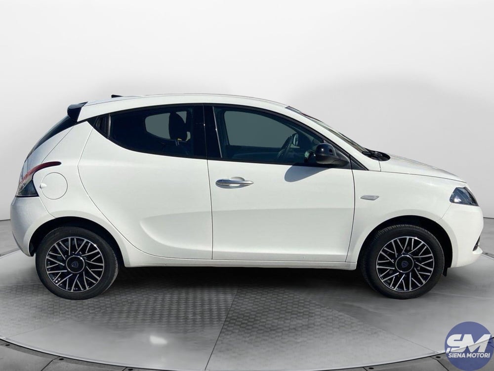 Lancia Ypsilon usata a Siena (7)