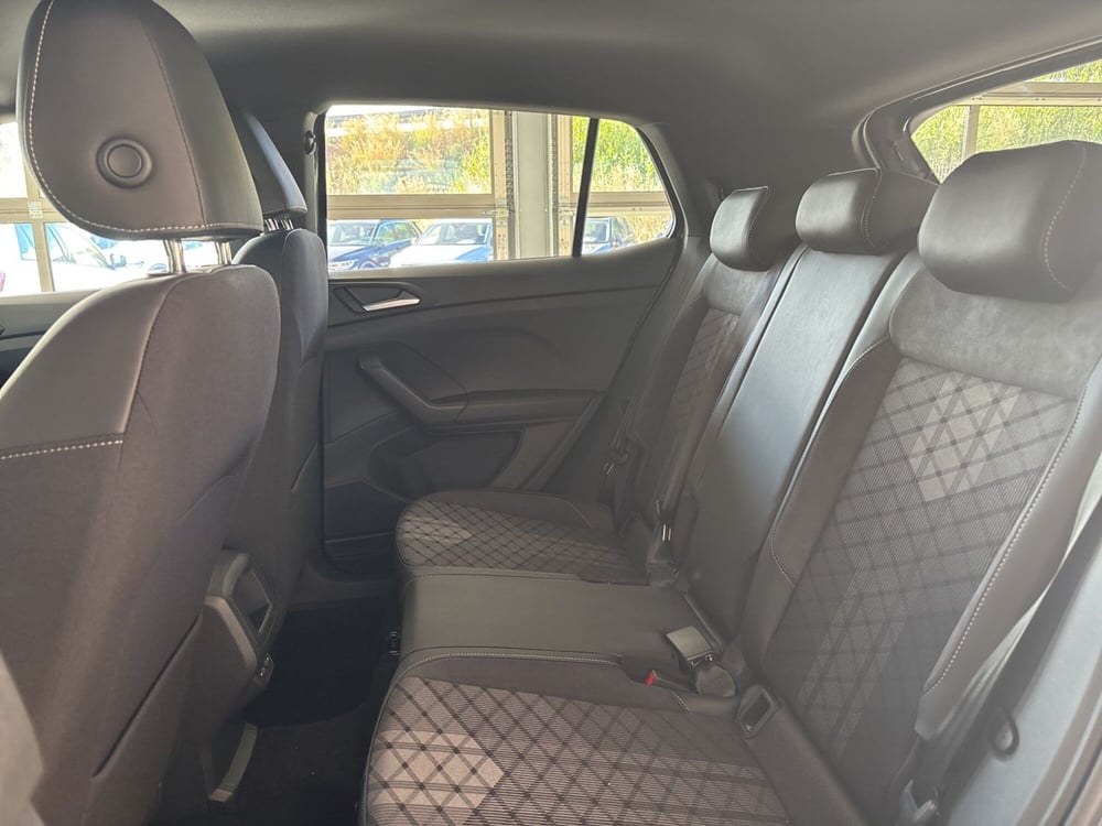 Volkswagen T-Cross nuova a Salerno (18)