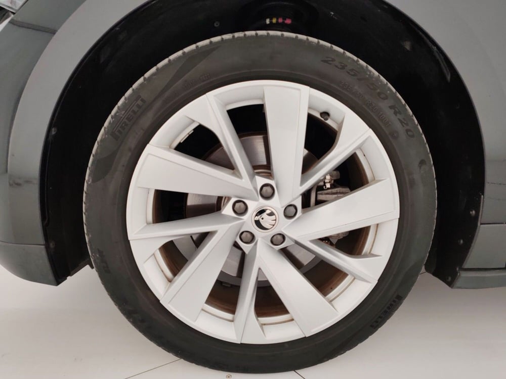 Skoda Enyaq usata a Massa-Carrara (6)