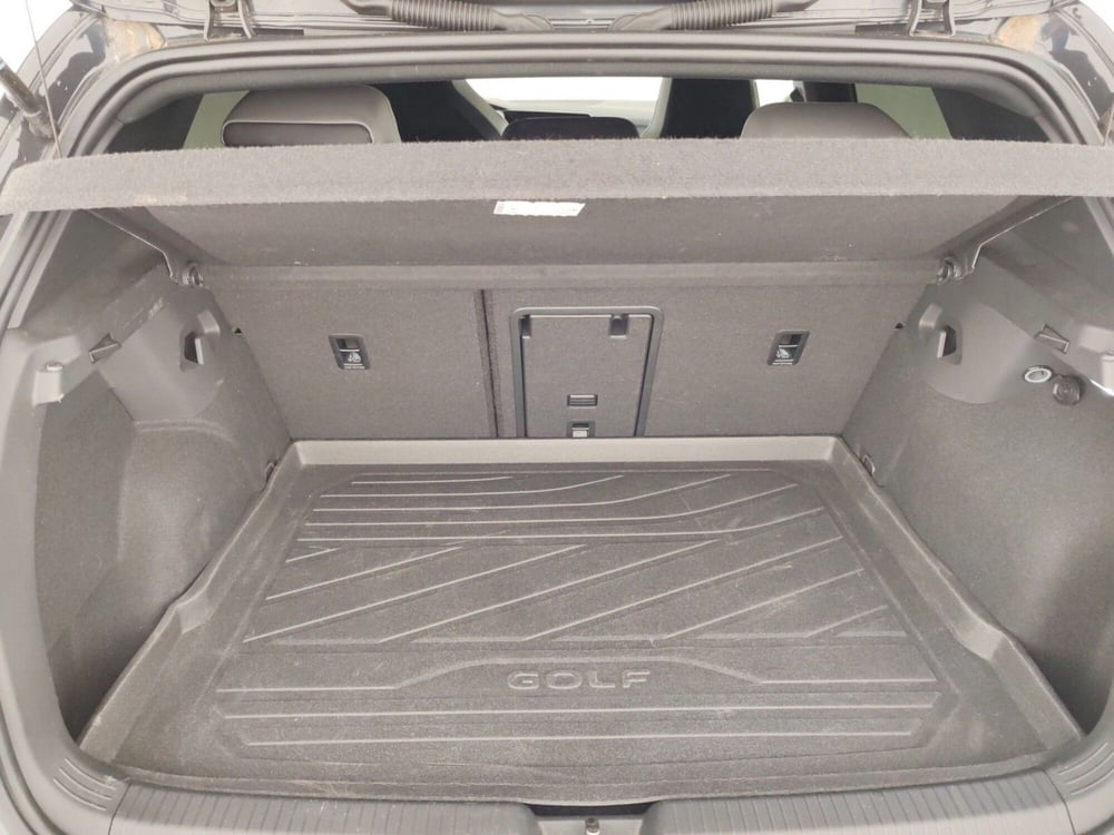 Volkswagen Golf usata a Massa-Carrara (15)
