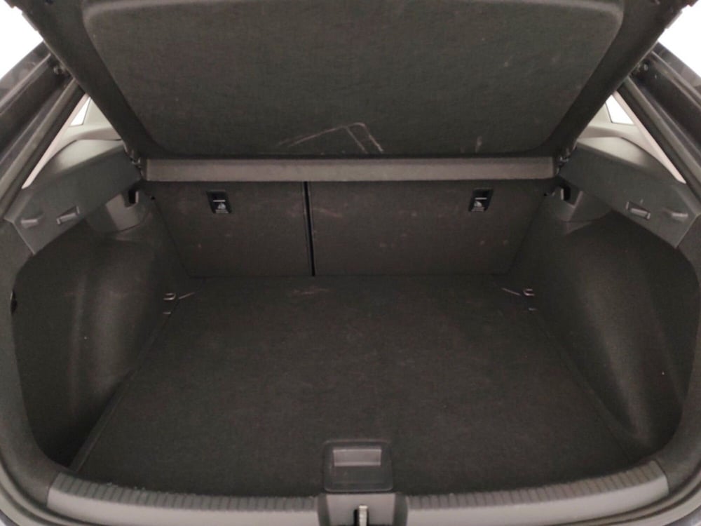 Volkswagen Taigo usata a Massa-Carrara (16)