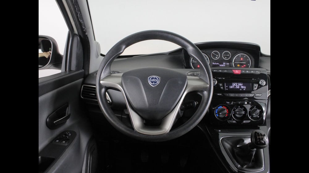 Lancia Ypsilon usata a Palermo (10)