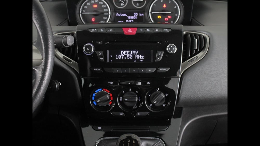 Lancia Ypsilon usata a Palermo (16)
