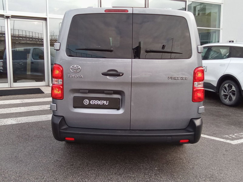 Toyota Proace Verso usata a Rimini (10)