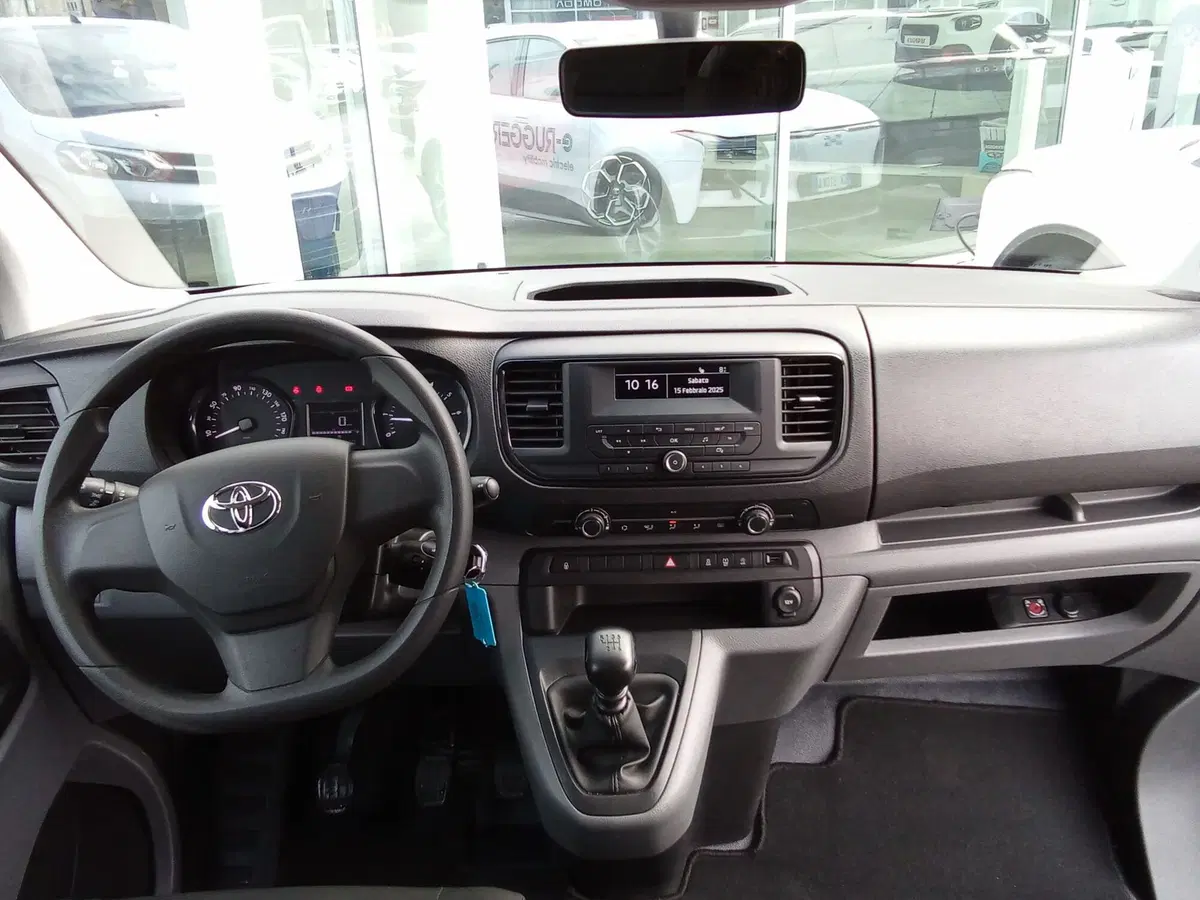 Toyota Proace Verso usata a Rimini (14)