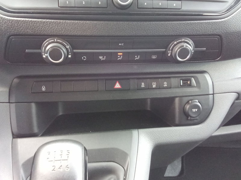 Toyota Proace Verso usata a Rimini (15)