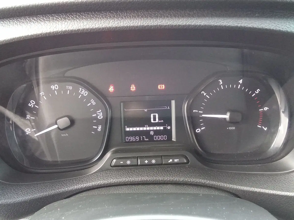 Toyota Proace Verso usata a Rimini (17)