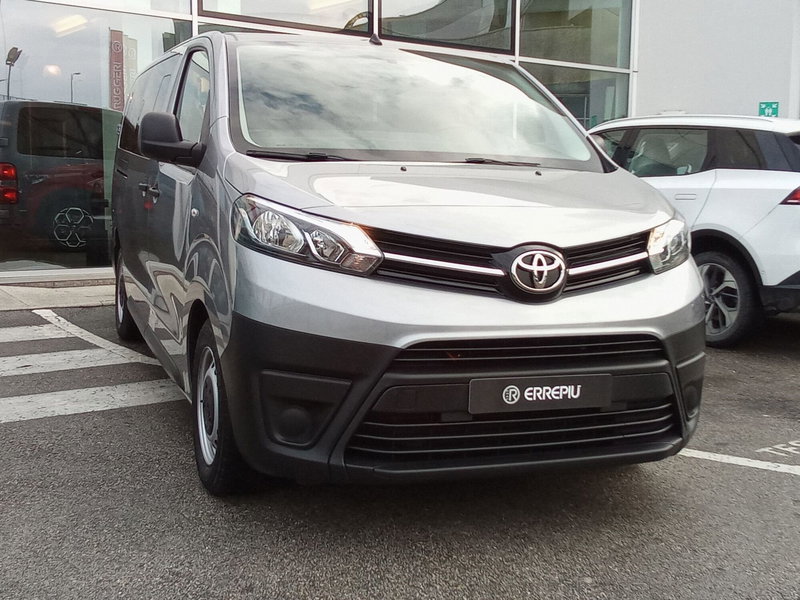 Toyota Proace Verso usata a Rimini (4)