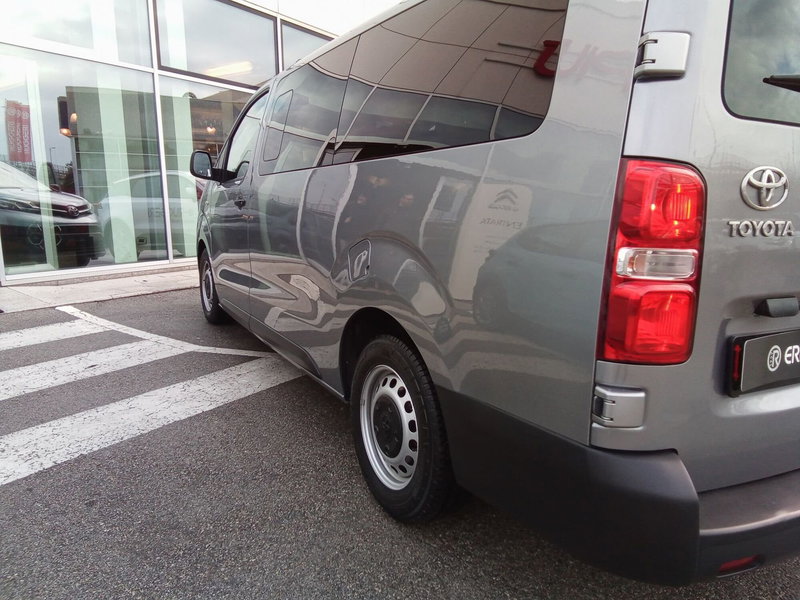 Toyota Proace Verso usata a Rimini (6)