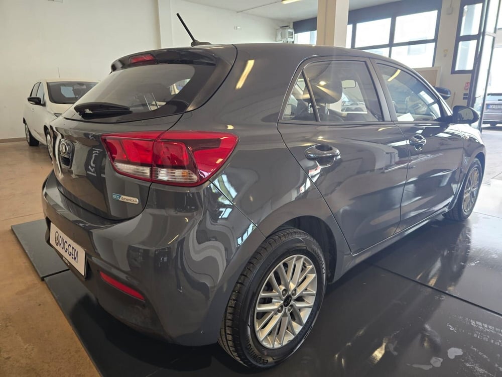 Kia Rio usata a Rimini (7)