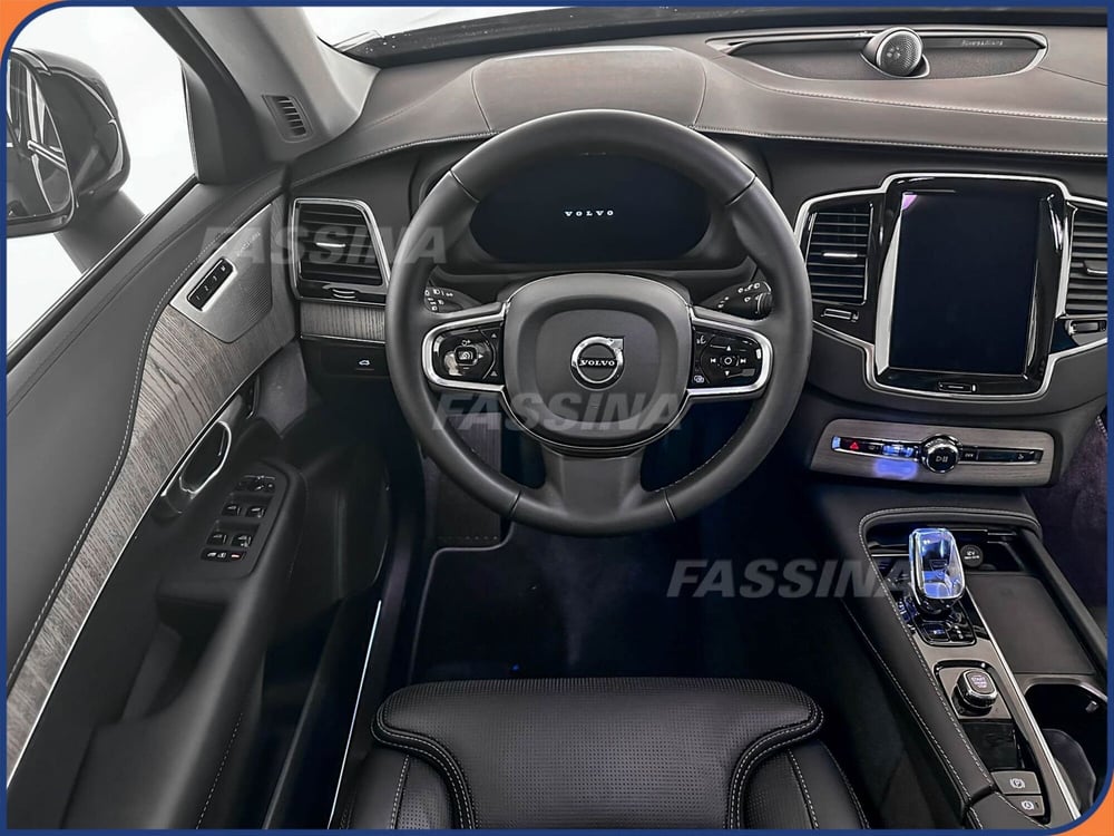 Volvo XC90 usata a Milano (10)