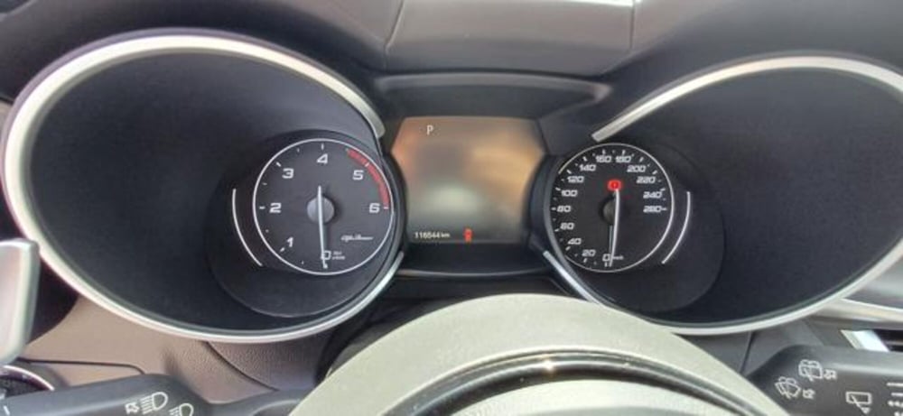 Alfa Romeo Stelvio usata a Padova (13)