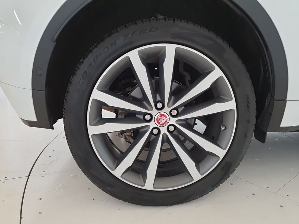 Jaguar E-Pace usata a Monza e Brianza (9)