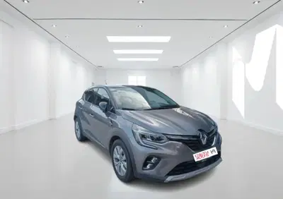 Renault Captur Full Hybrid E-Tech 145 CV Intens del 2021 usata a Latina