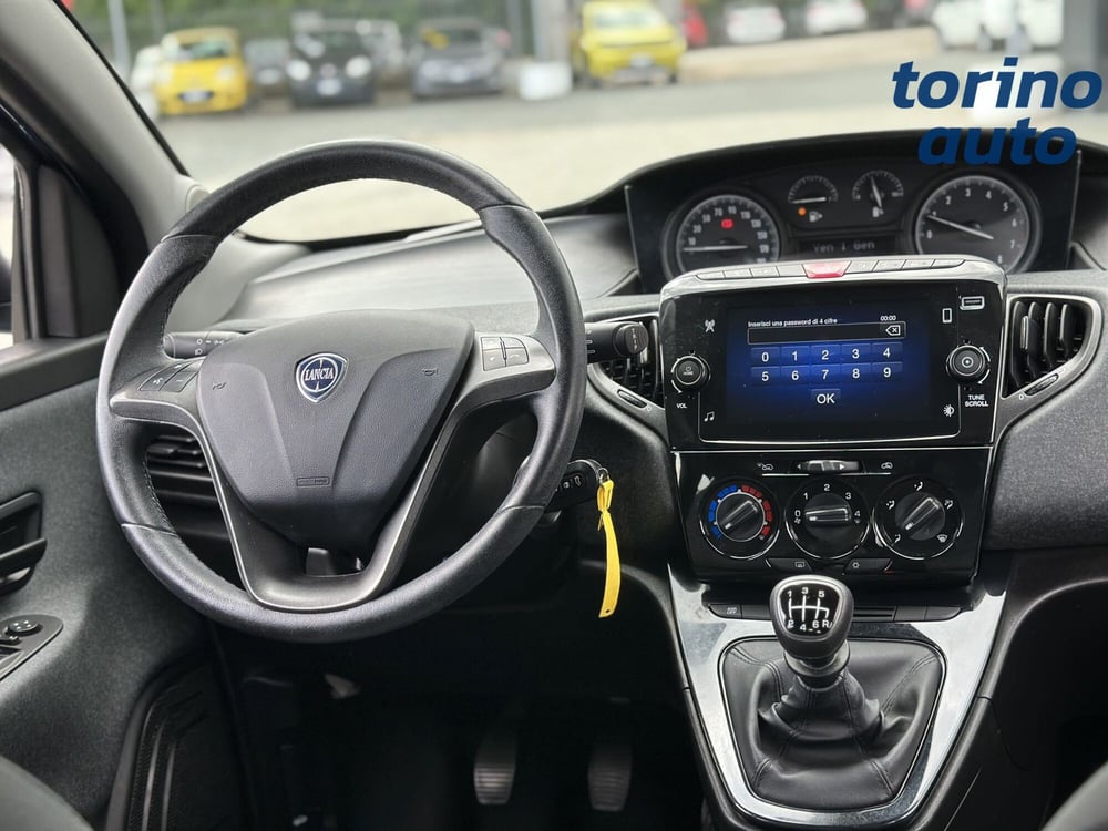 Lancia Ypsilon usata a Torino (14)