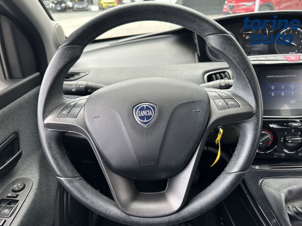 Lancia Ypsilon usata a Torino (15)