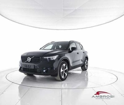 Volvo XC40 B3 automatico Plus Dark nuova a Viterbo