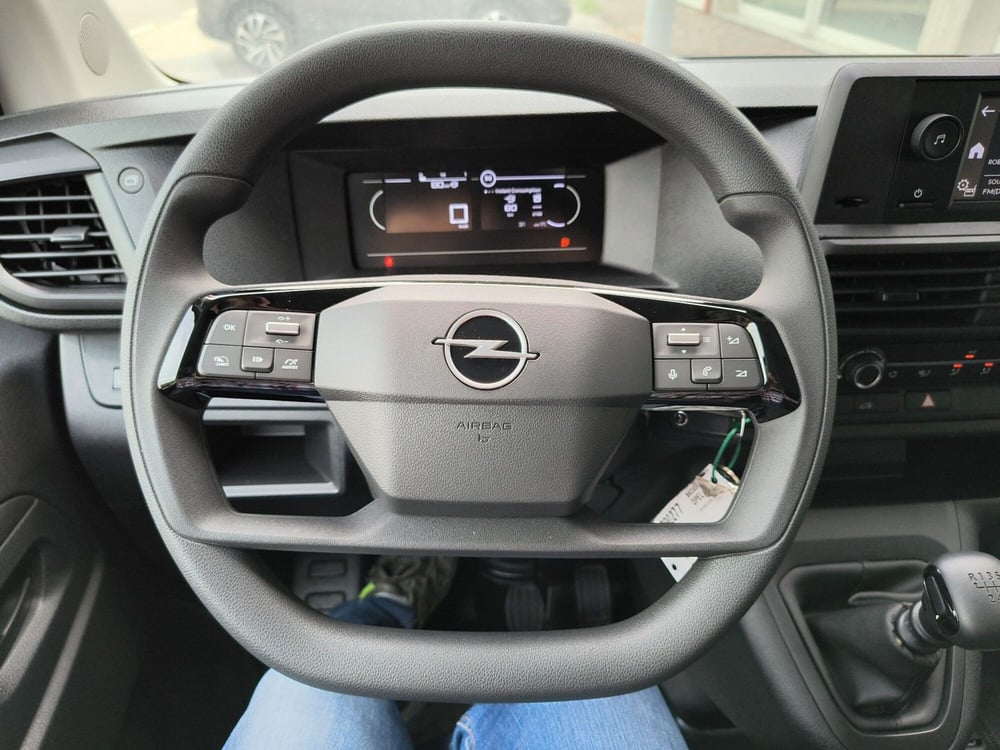 Opel Vivaro Furgone nuova a Padova (18)