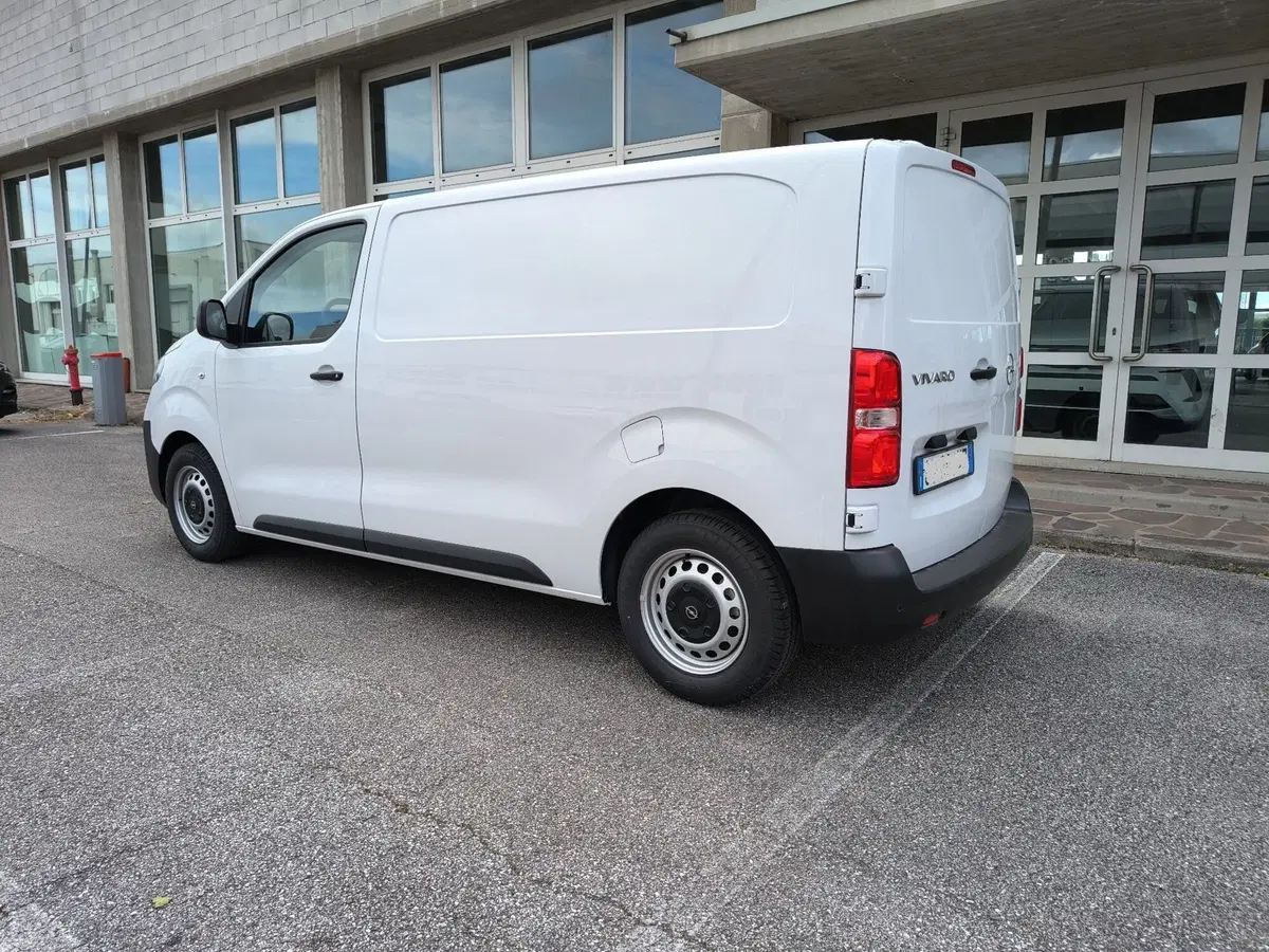 Opel Vivaro Furgone nuova a Padova (6)