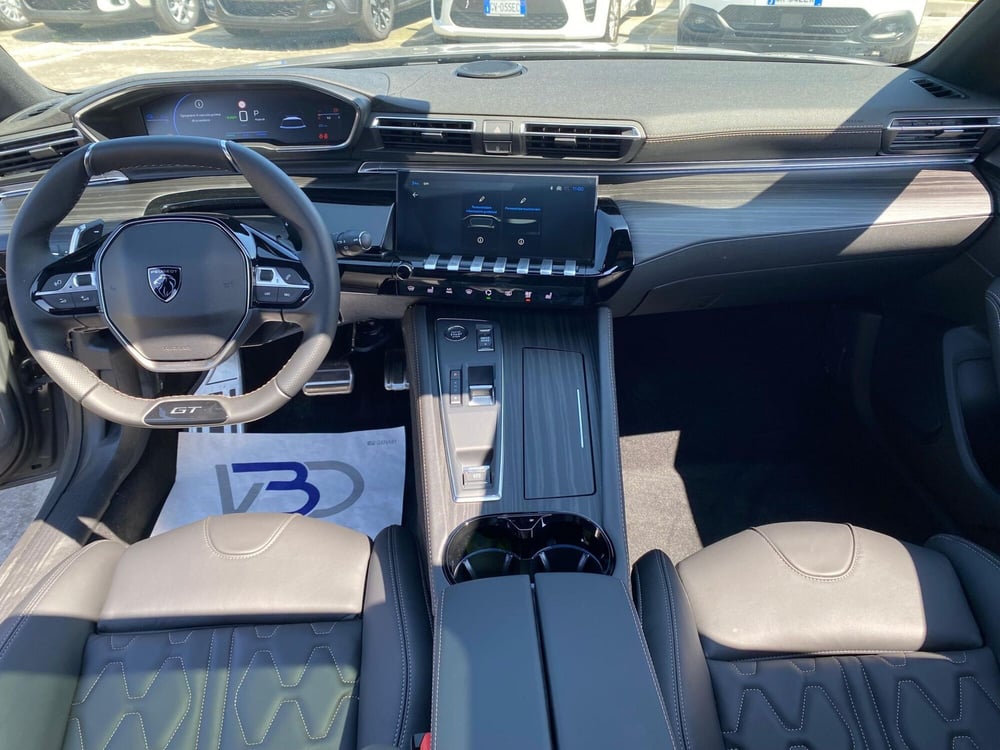 Peugeot 508 SW nuova a Milano (14)
