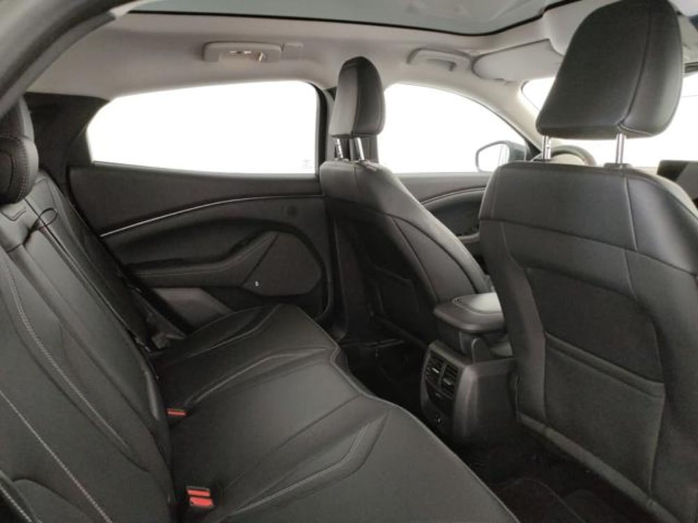Ford Mustang Mach-E usata a Modena (12)
