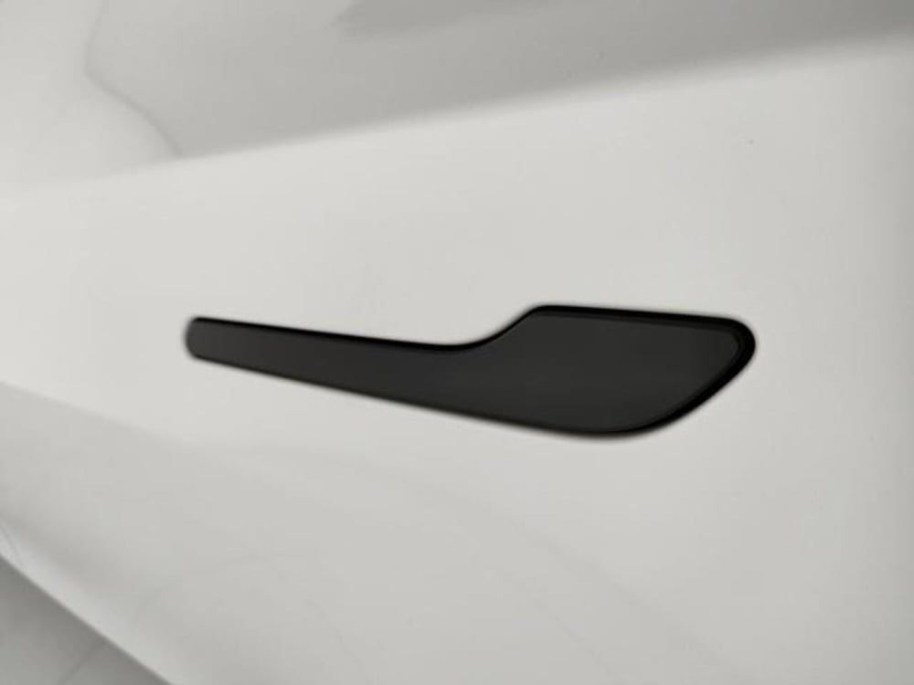 Tesla Model Y usata a Modena (10)