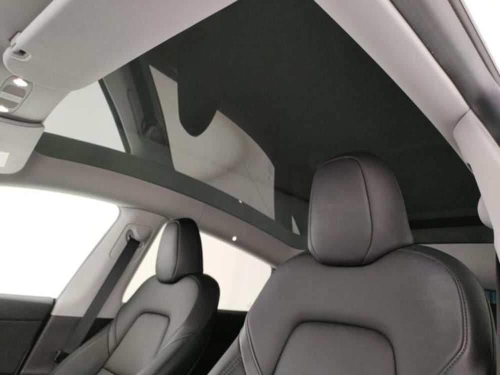Tesla Model Y usata a Modena (12)