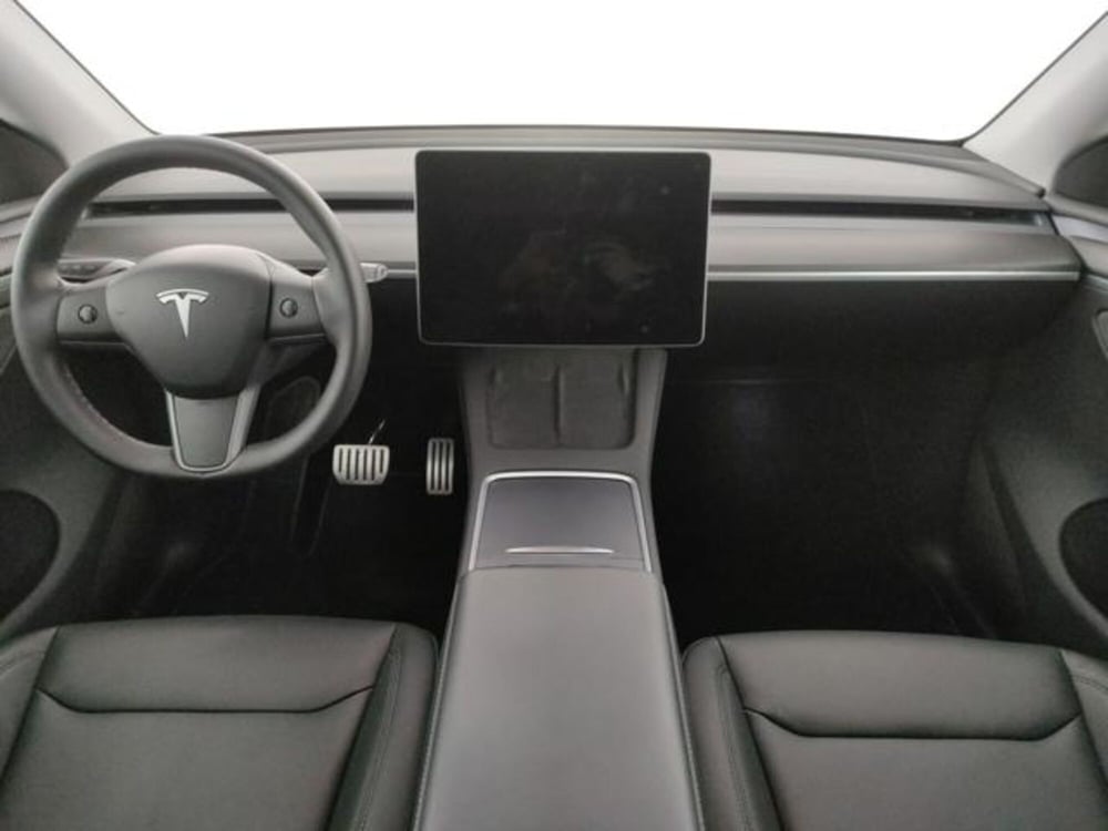 Tesla Model Y usata a Modena (15)