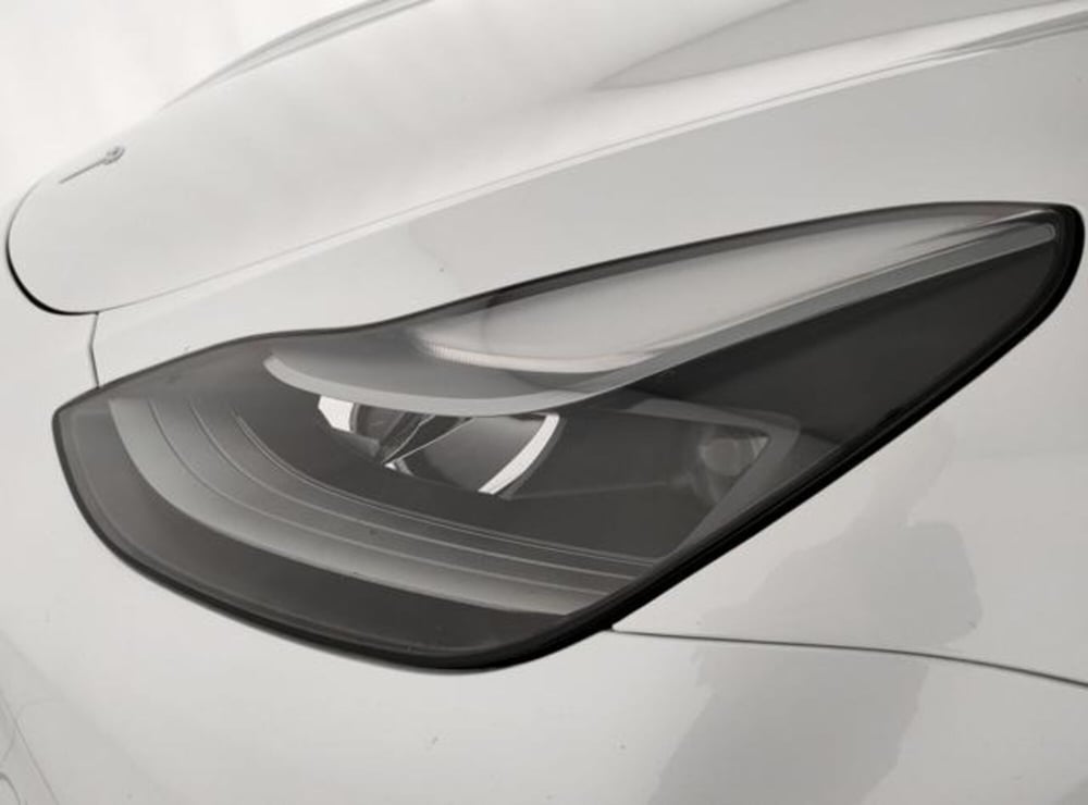 Tesla Model Y usata a Modena (9)