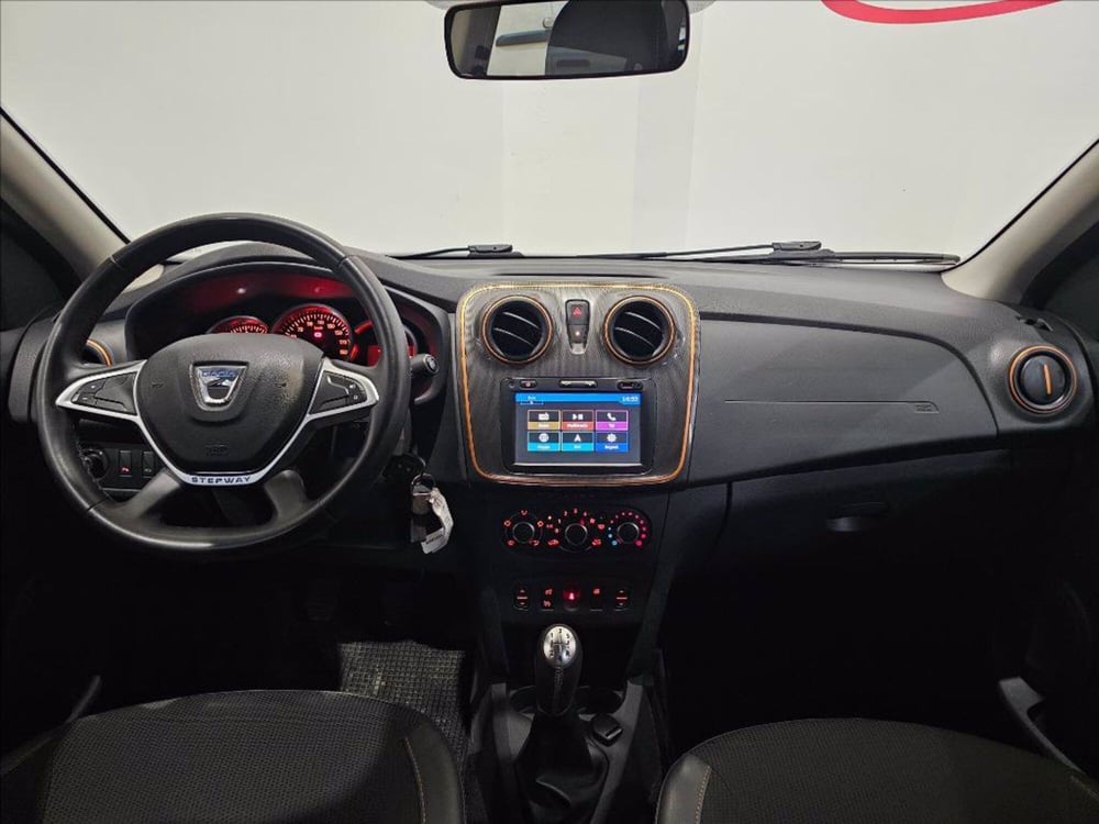 Dacia Logan usata a Palermo (10)