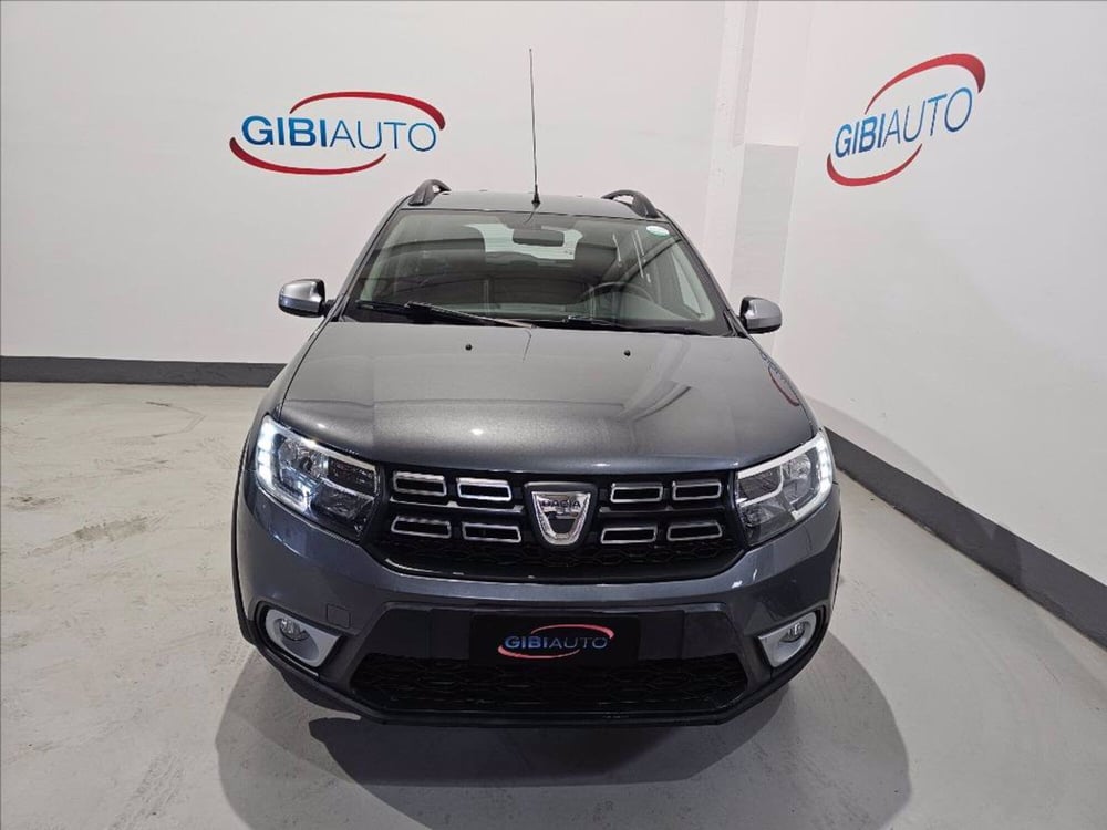 Dacia Logan usata a Palermo (2)
