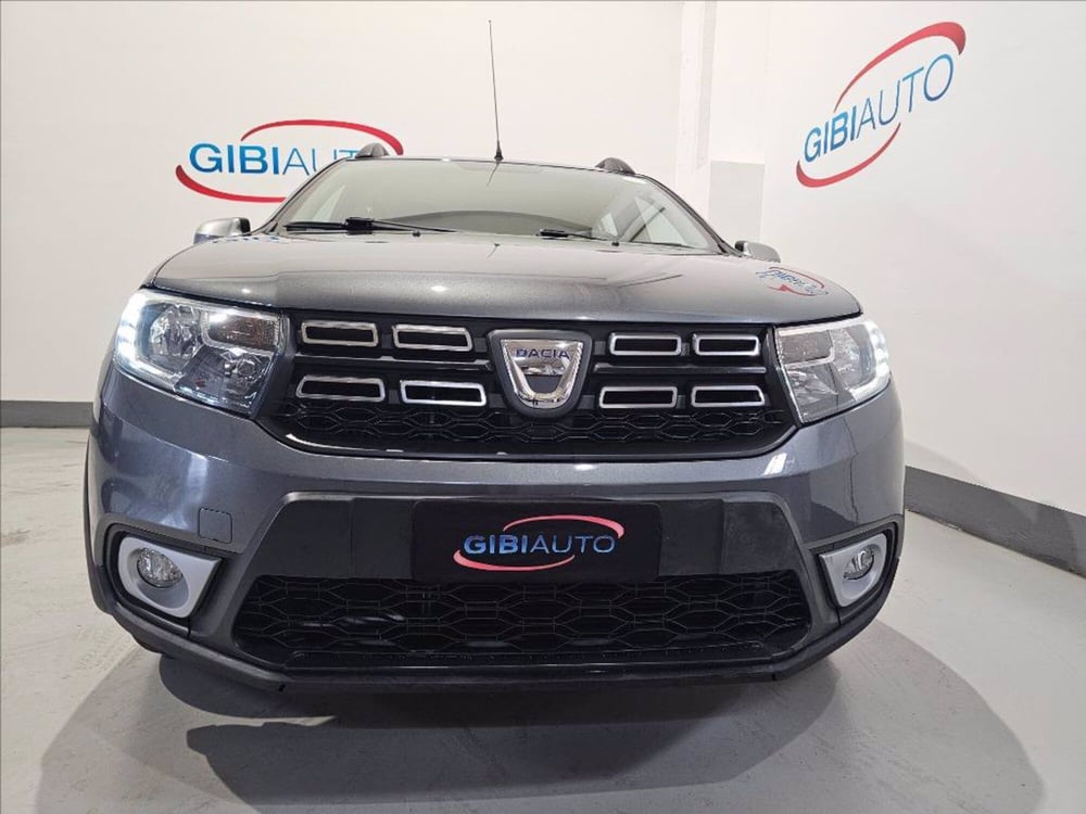 Dacia Logan usata a Palermo (3)