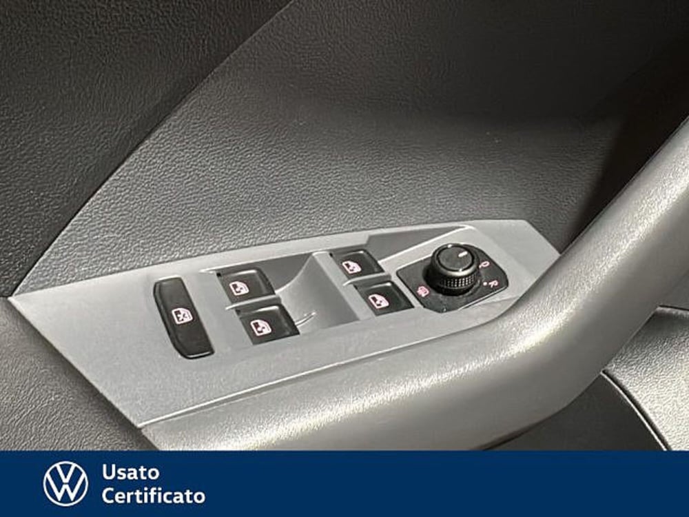 Volkswagen T-Cross usata a Vicenza (15)